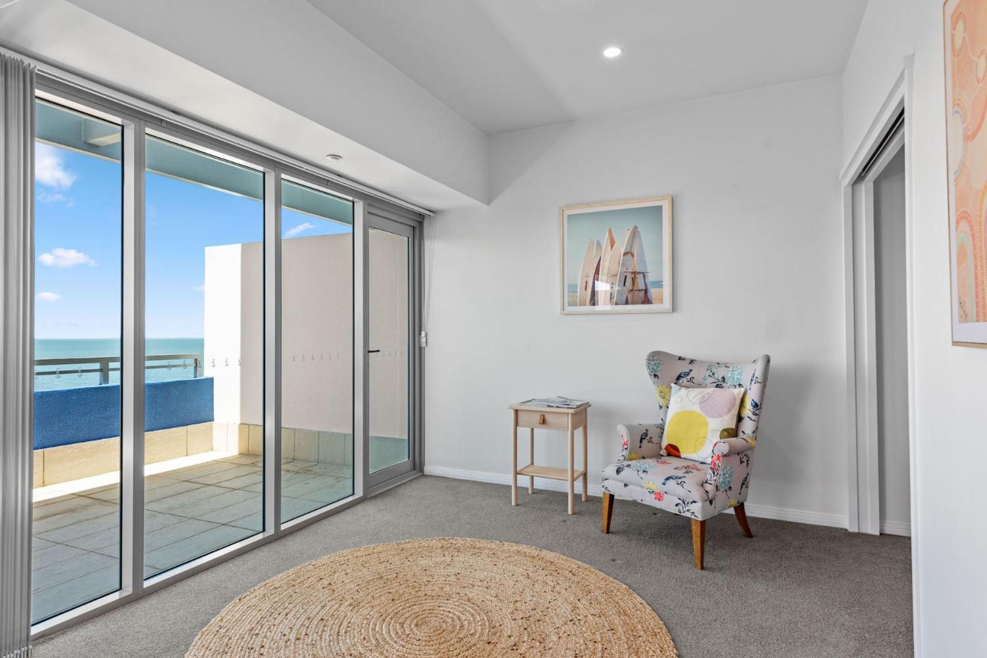 Proximity Waterfront Apartments Редклиф Екстериор снимка