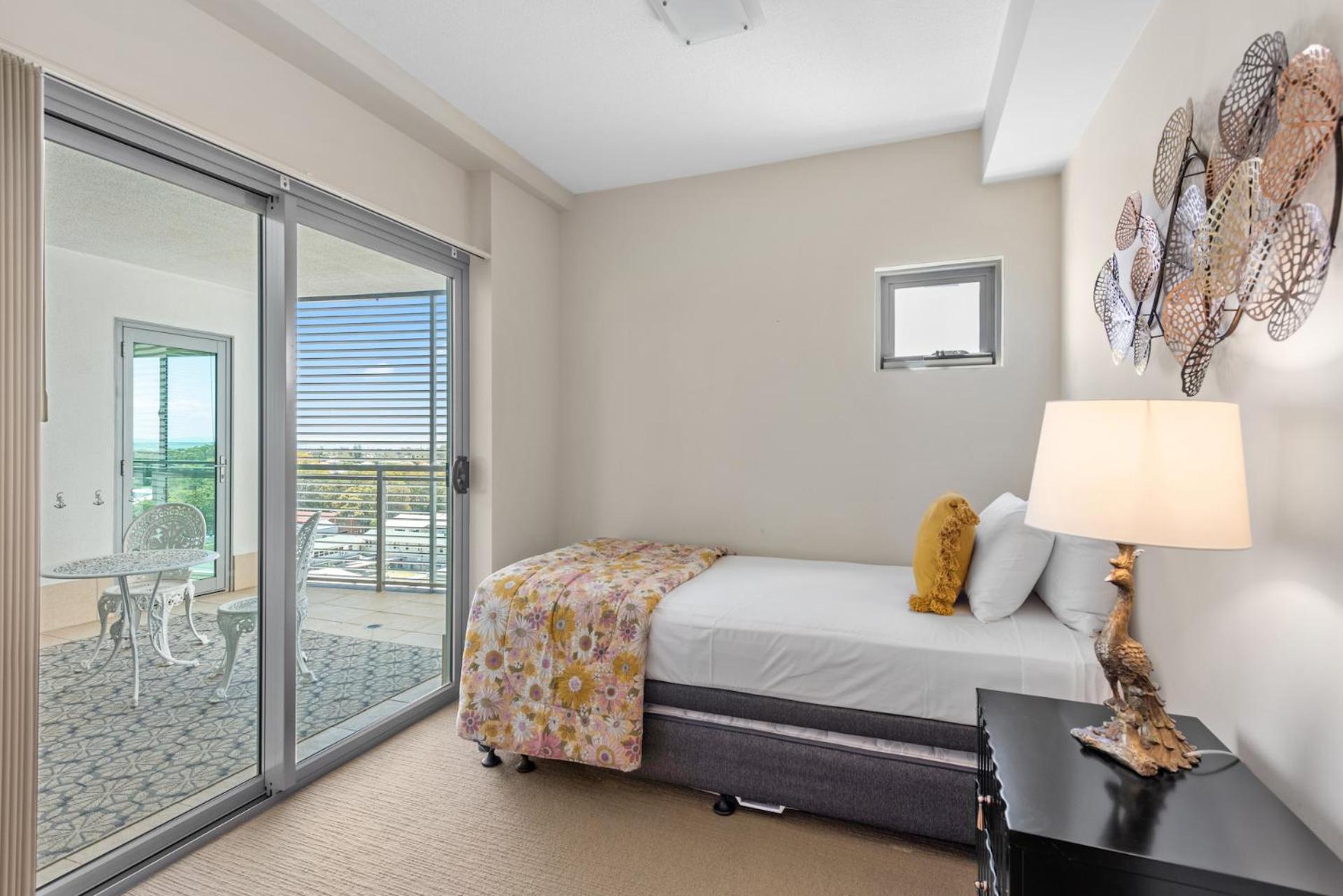 Proximity Waterfront Apartments Редклиф Екстериор снимка