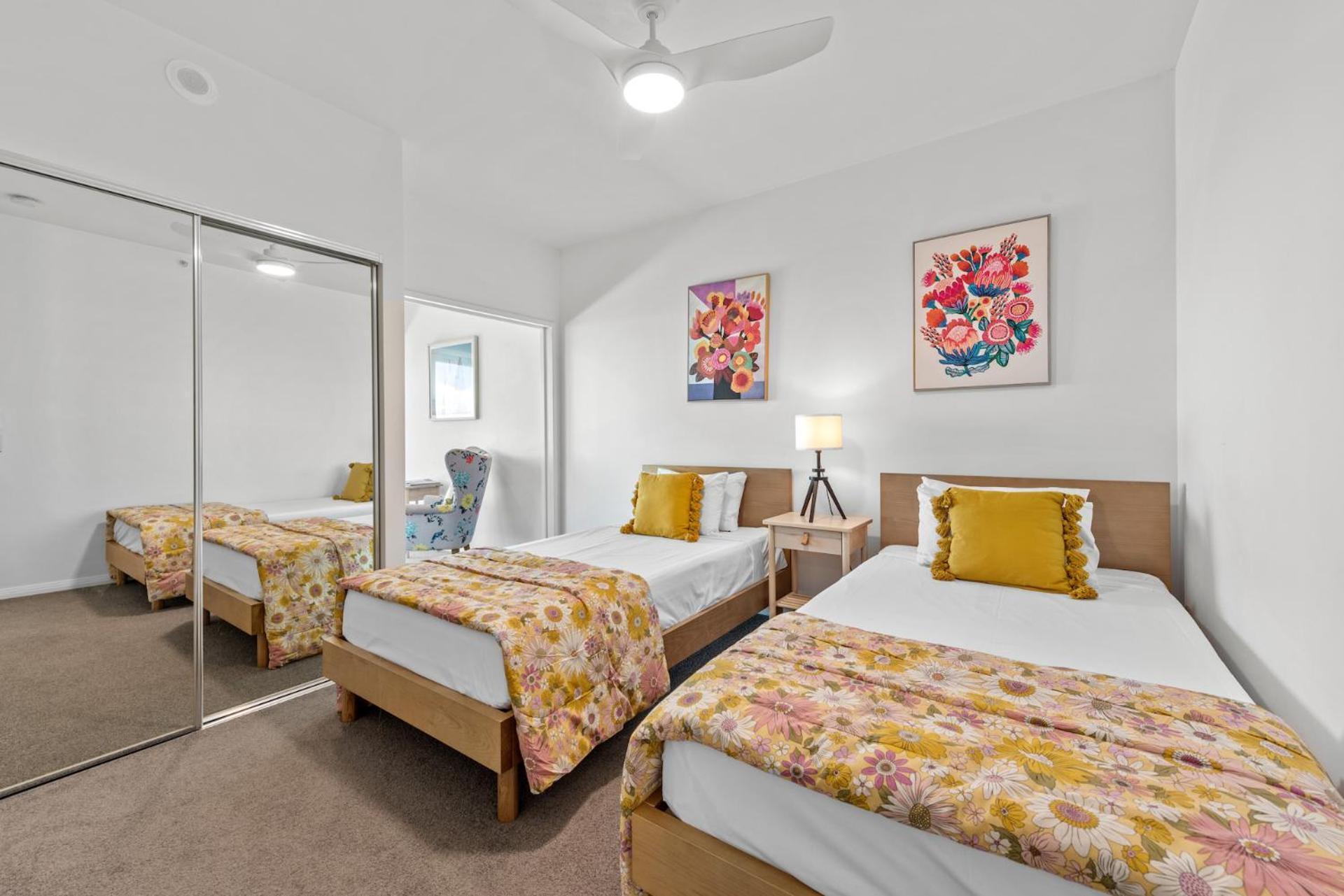 Proximity Waterfront Apartments Редклиф Екстериор снимка