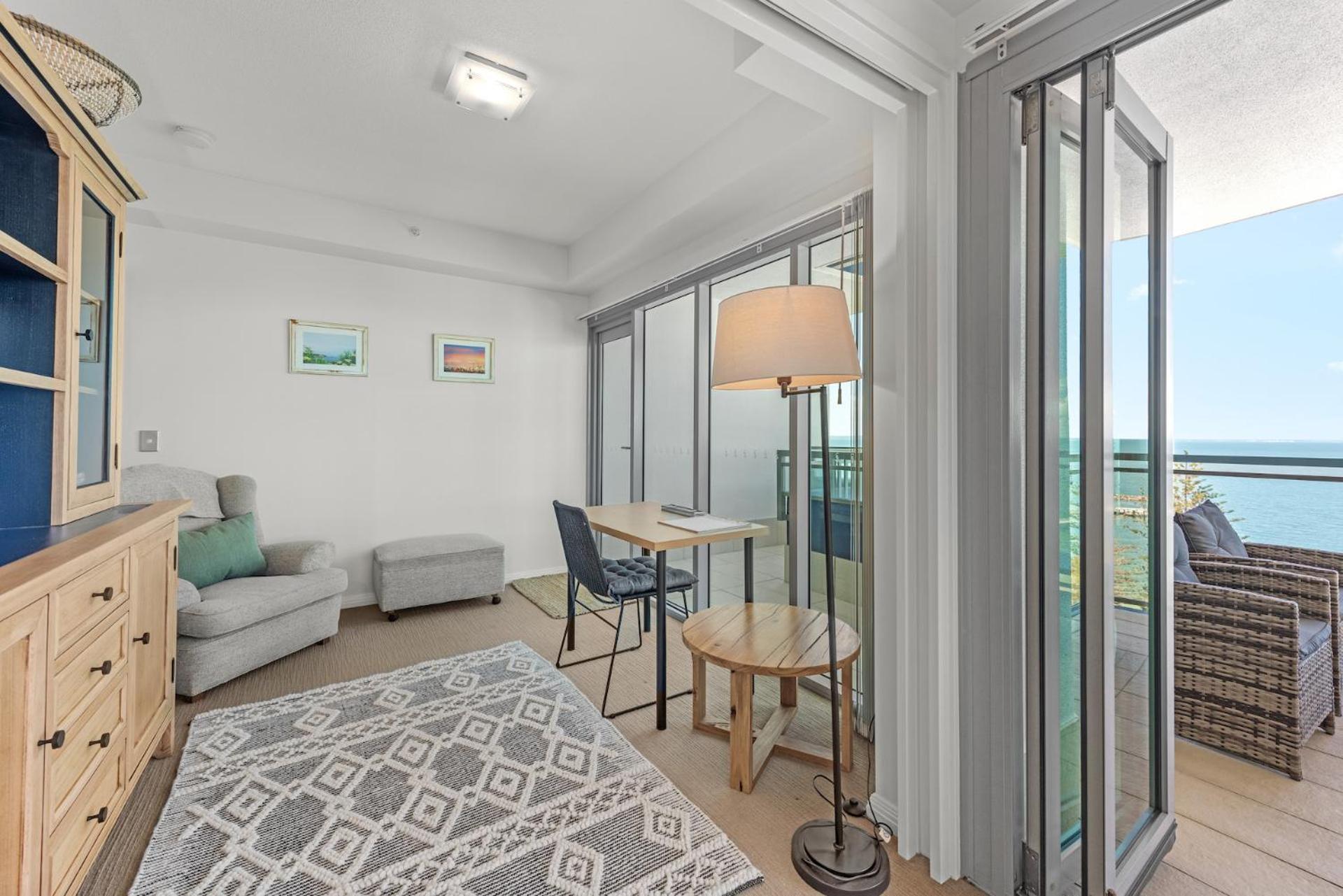 Proximity Waterfront Apartments Редклиф Екстериор снимка