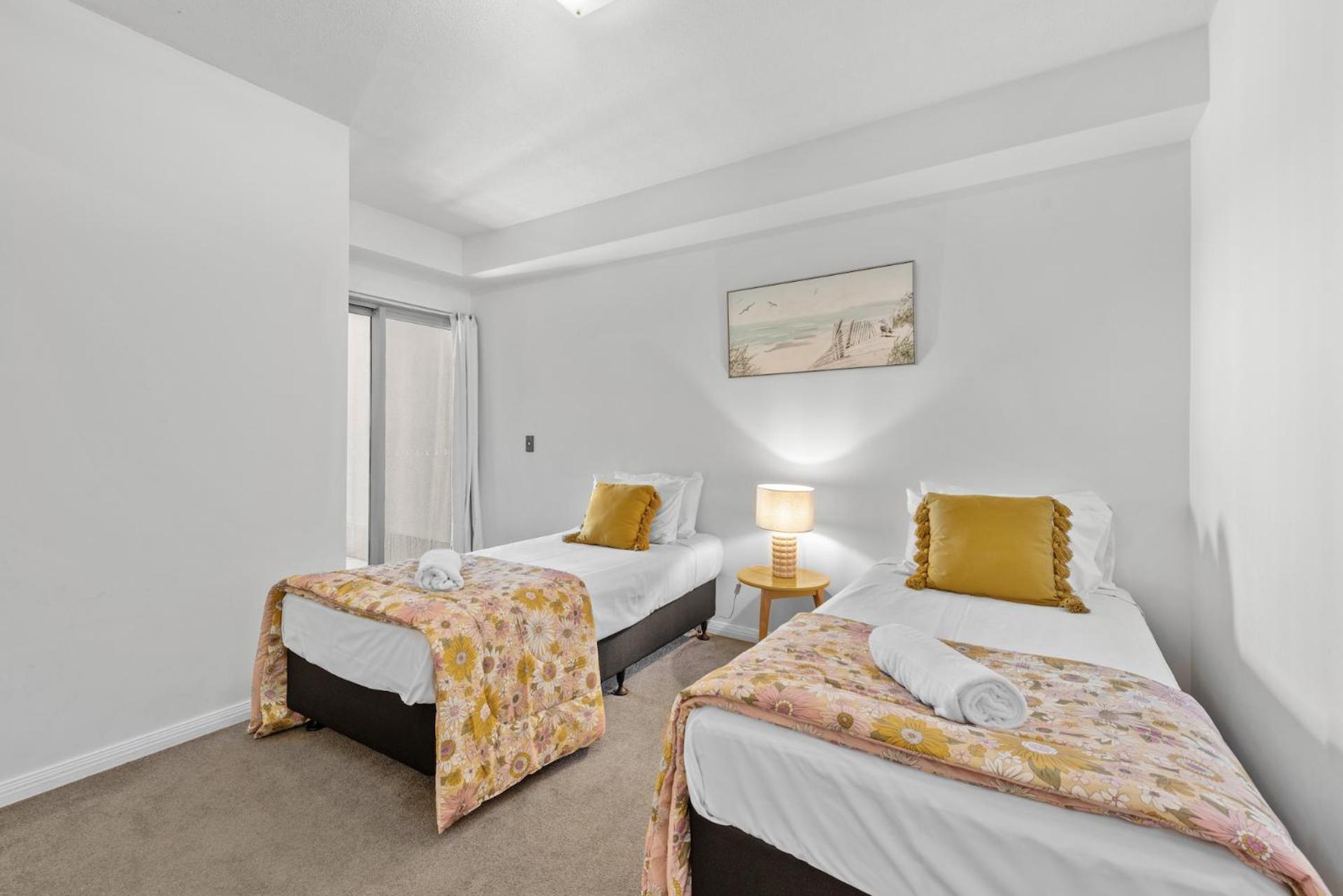 Proximity Waterfront Apartments Редклиф Екстериор снимка