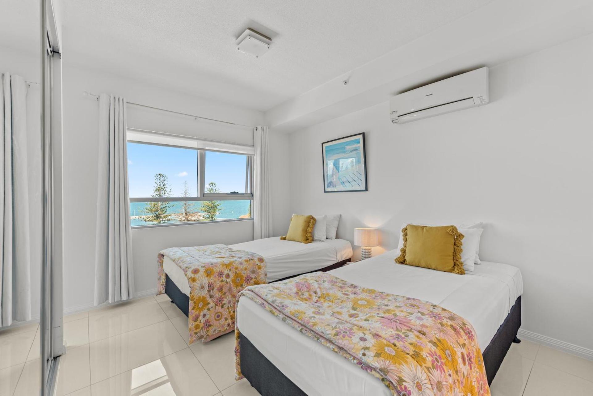 Proximity Waterfront Apartments Редклиф Екстериор снимка