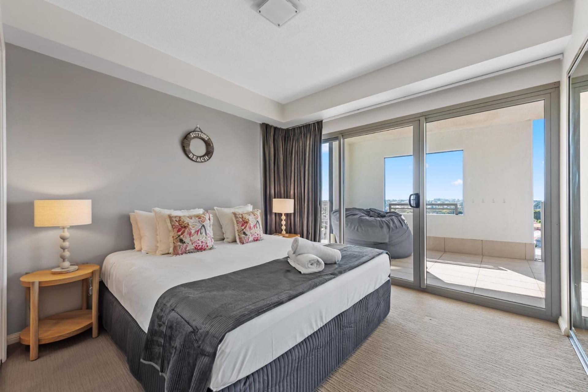 Proximity Waterfront Apartments Редклиф Екстериор снимка