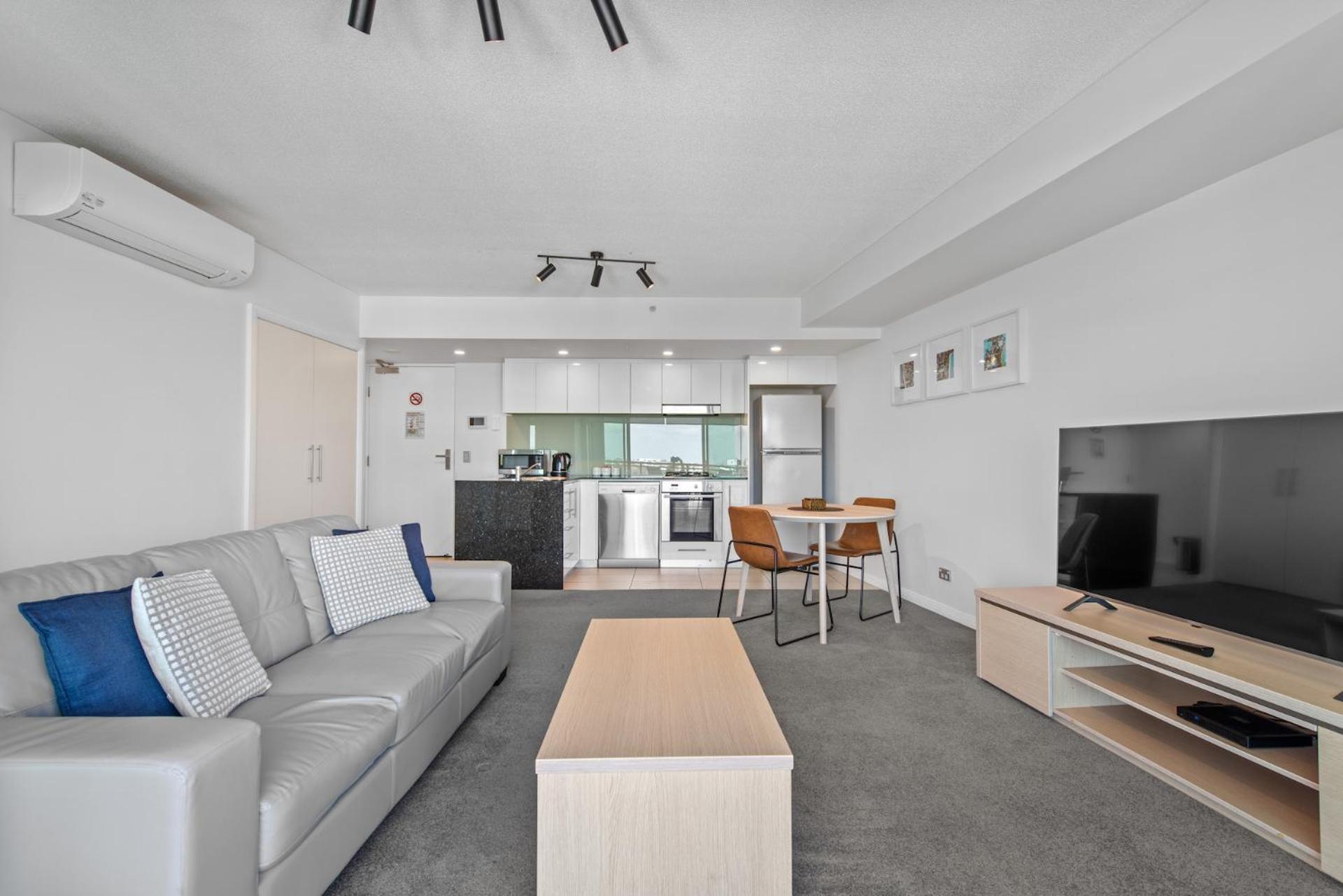 Proximity Waterfront Apartments Редклиф Екстериор снимка